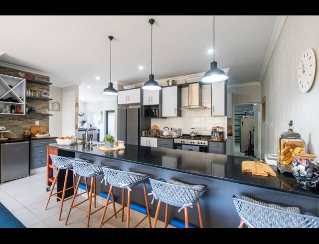 3 BEDROOM DUET FOR SALE IN DANA BAY